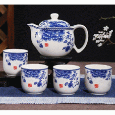 4 Cups & 1 Tea Pot with Strainer